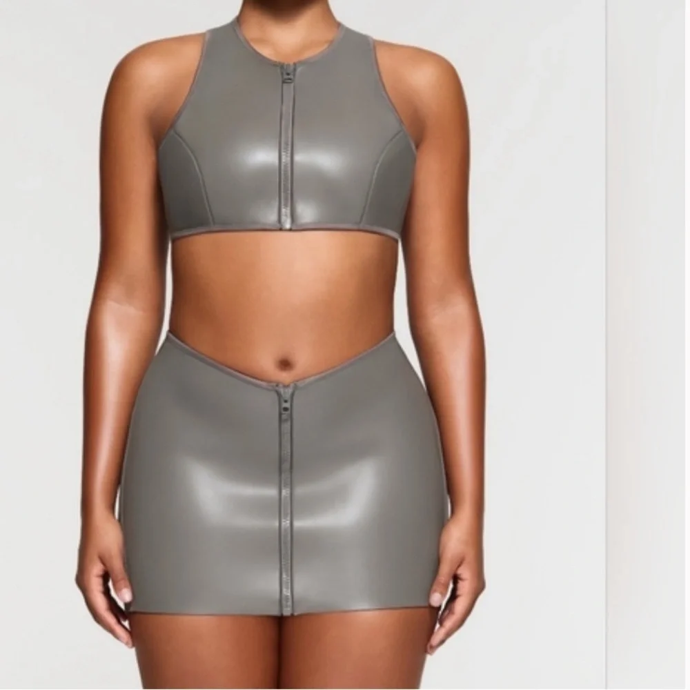 SKIMS NWT Rubberized Scuba Swim High Neck Bikini Top | S | Grey Chalk ✨🔥🔥🔥